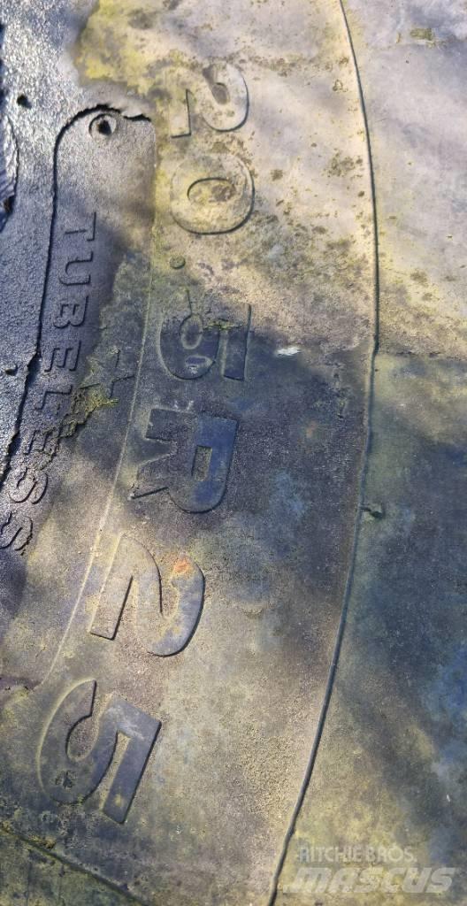  Dæk og fælg Case 721 Ładowarki kołowe