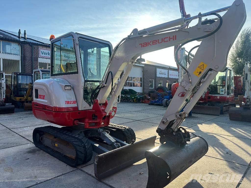 Takeuchi TB 230 Minikoparki