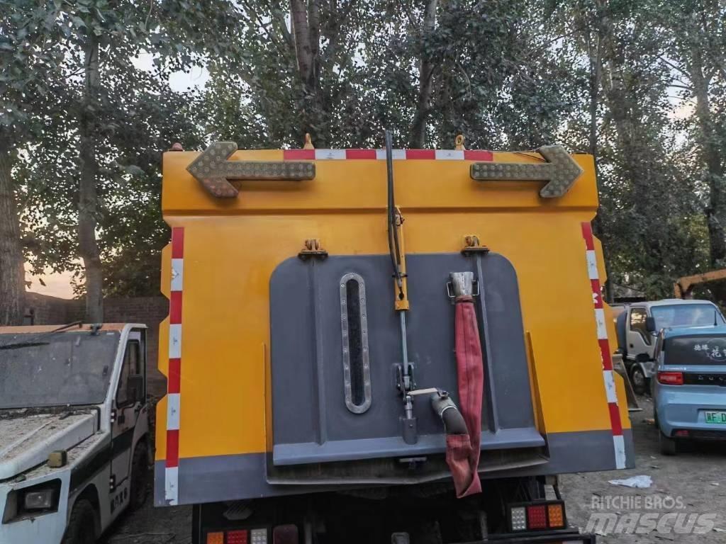 Isuzu ELF Zamiatarki