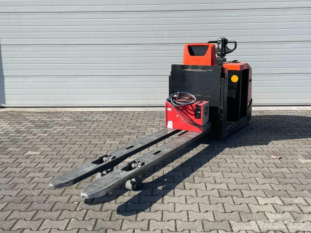 BT OSE 250 Wózki kompletacyjne nisko unoszące