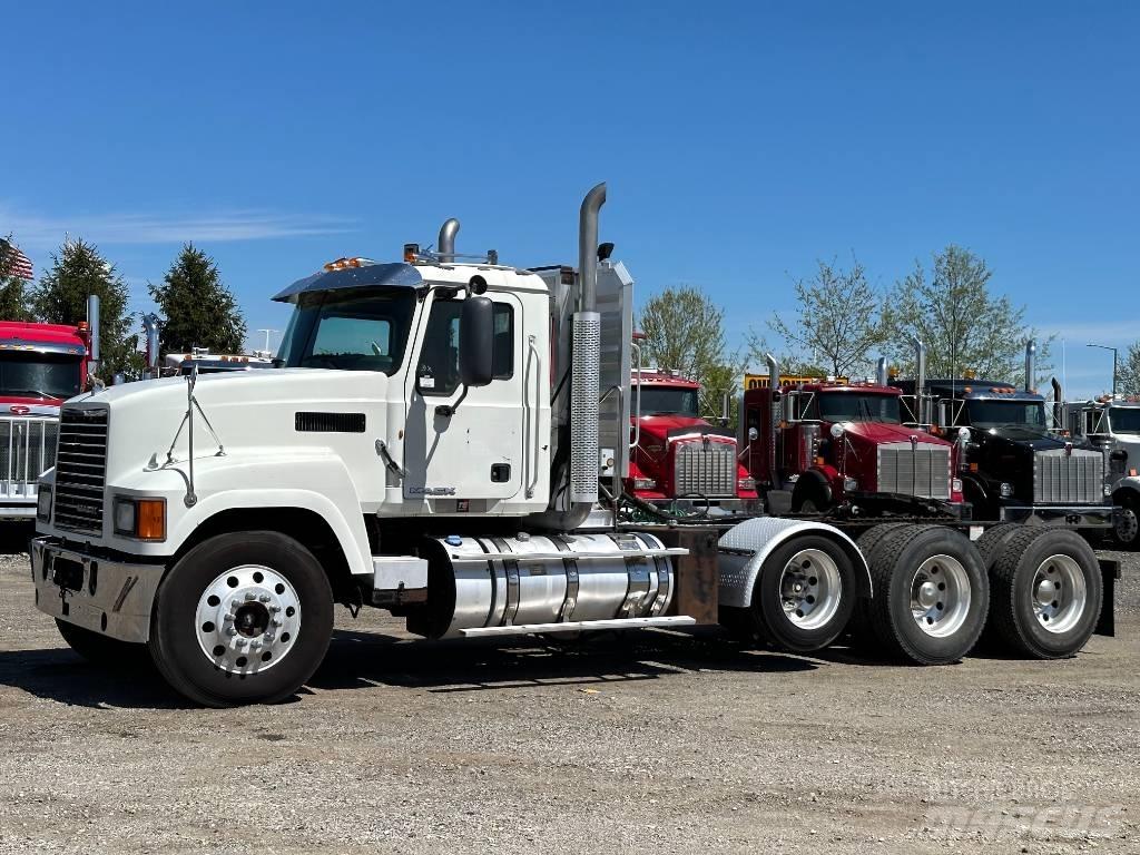 Mack CHU613 Ciągniki siodłowe