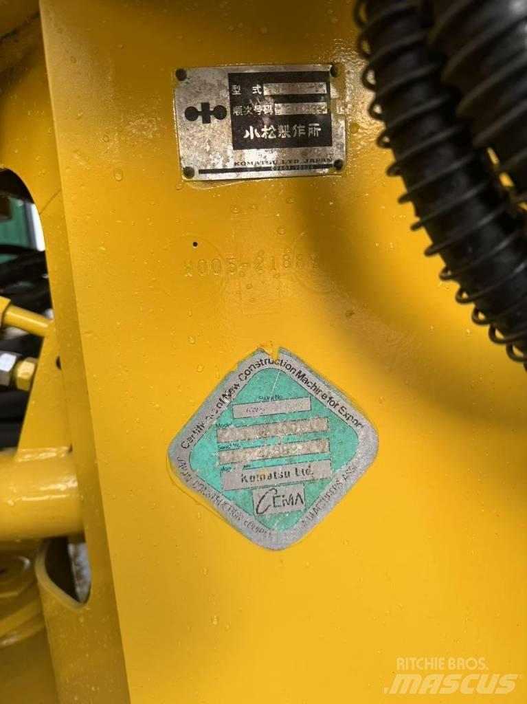 Komatsu WA100-1 Ładowarki kołowe
