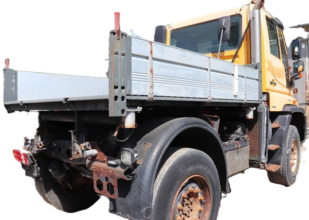 Unimog U400 Ciężarówki typu Platforma / Skrzynia