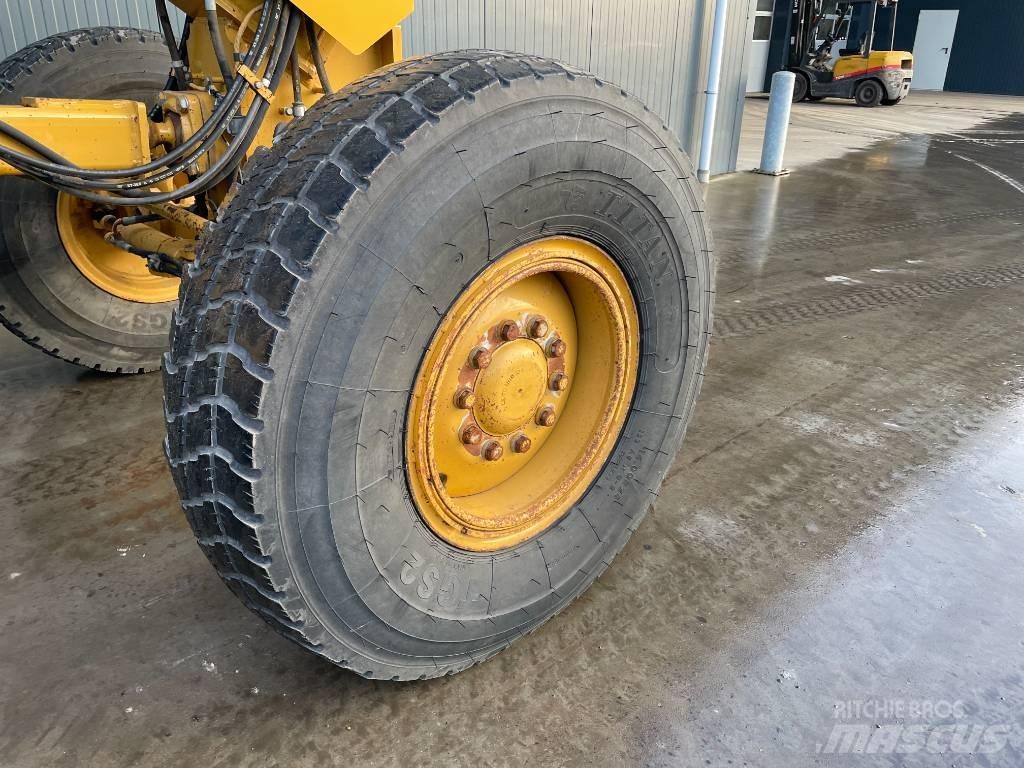 CAT 160M (140) Równiarki