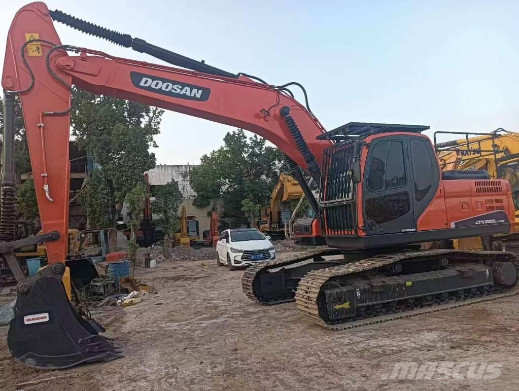 Doosan DX 225 LCA Koparki gąsienicowe