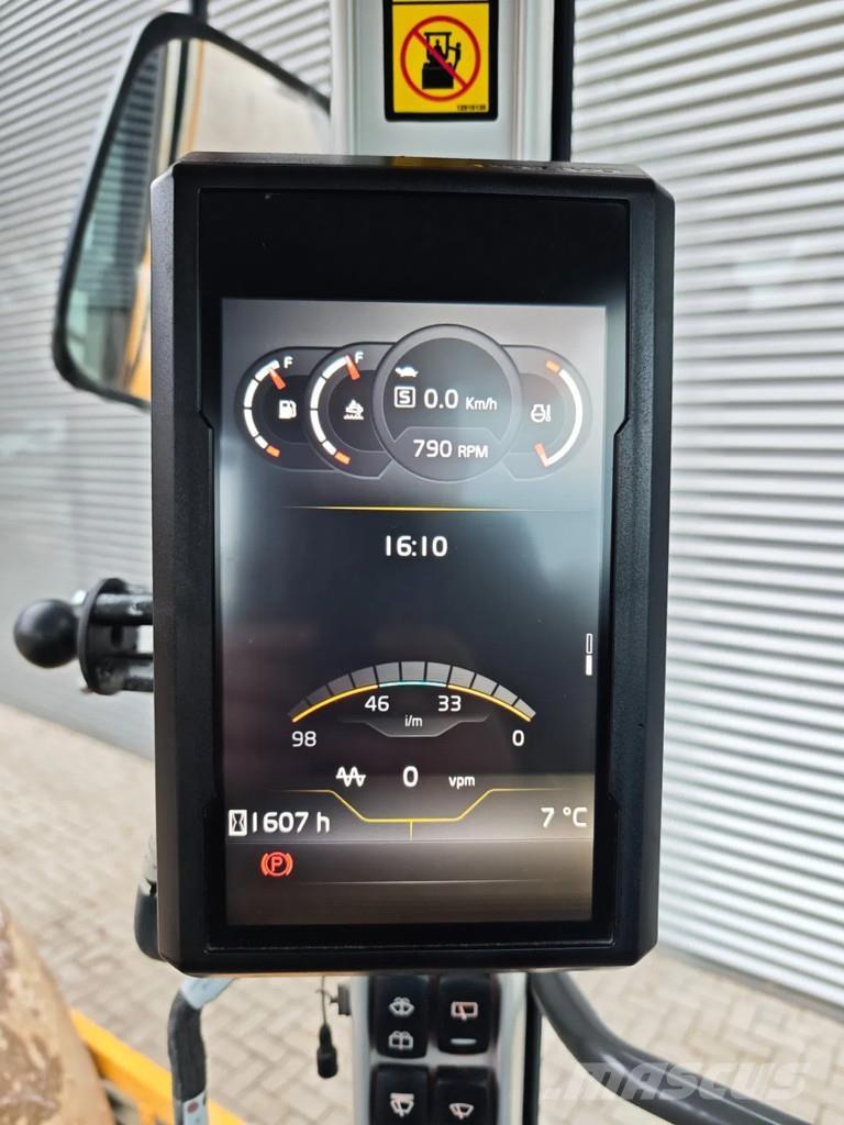 Volvo SD135B Walce ogumione