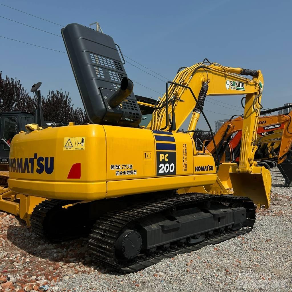 Komatsu 200-8 Koparki gąsienicowe
