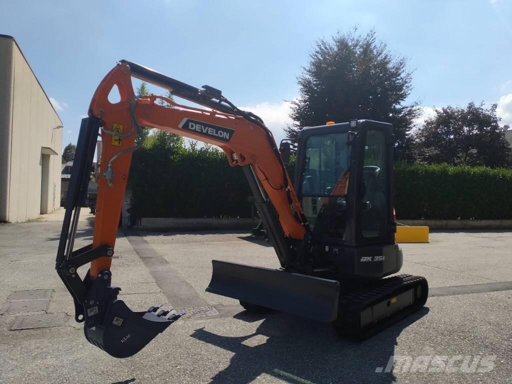 Develon DX 35 Z-7 Minikoparki