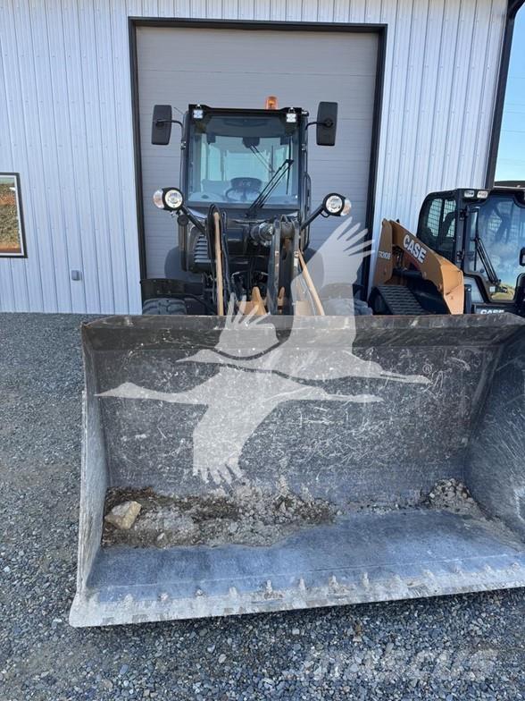 CASE 221F Ładowarki kołowe