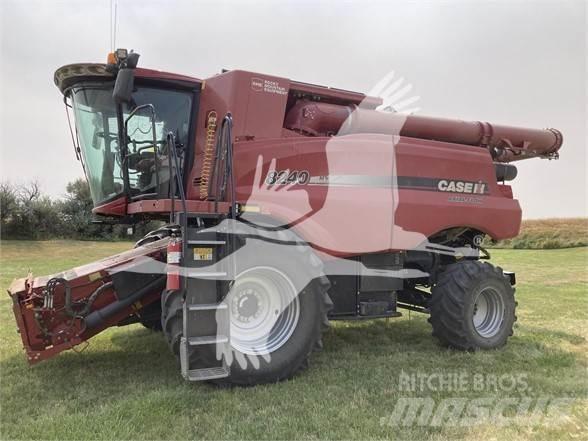 Case IH 8240 Kombajny zbożowe