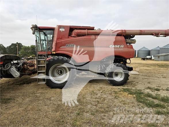 Case IH 8250 Kombajny zbożowe
