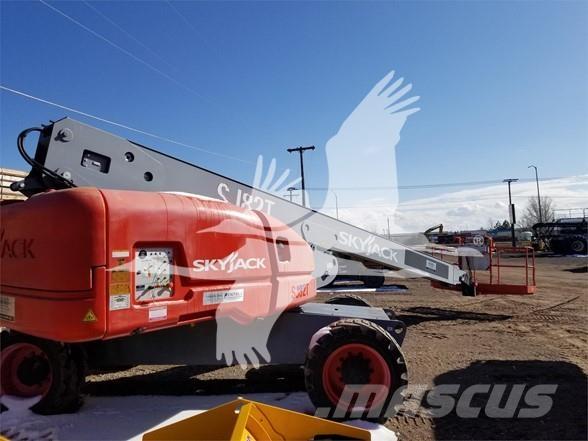 SkyJack SJ82T Podnośniki teleskopowe