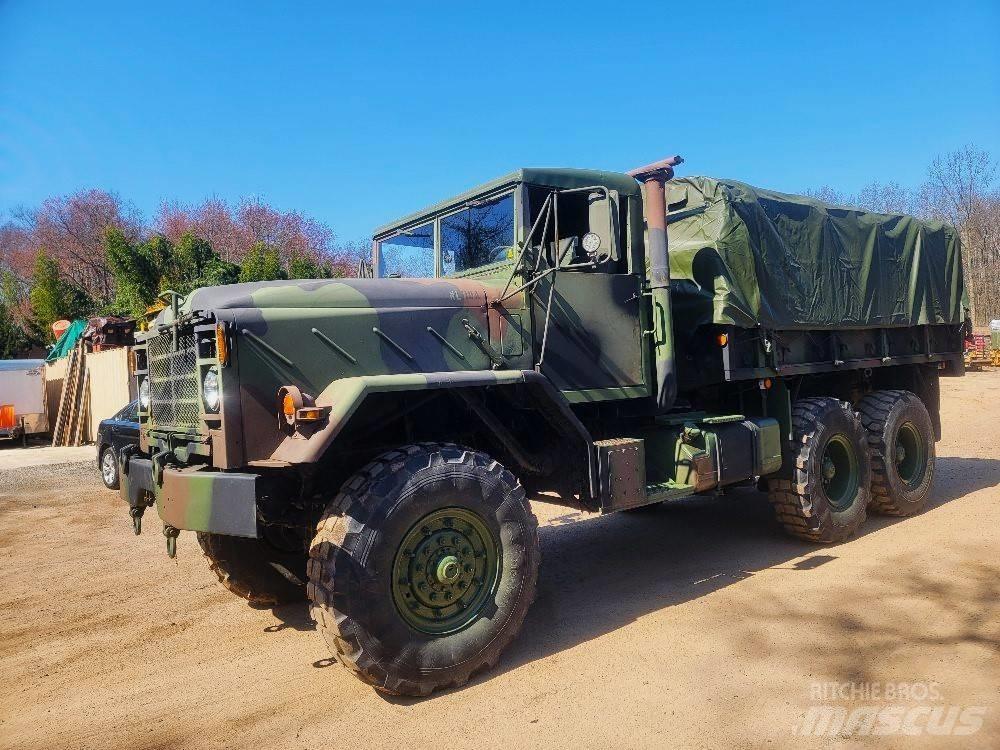 BMY M925A2 Samochody ciężarowe ze skrzynią zamkniętą