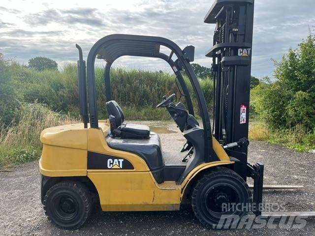 CAT DP 30 N Wózki Diesla