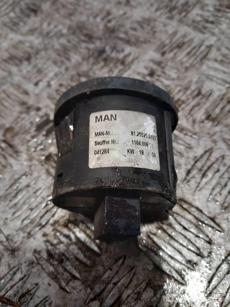 MAN TGA  81255250193 Kabiny i wnętrze
