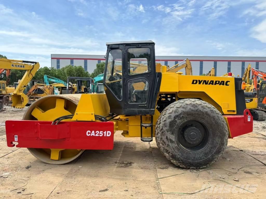 Dynapac CA251D Walce jednobębnowe