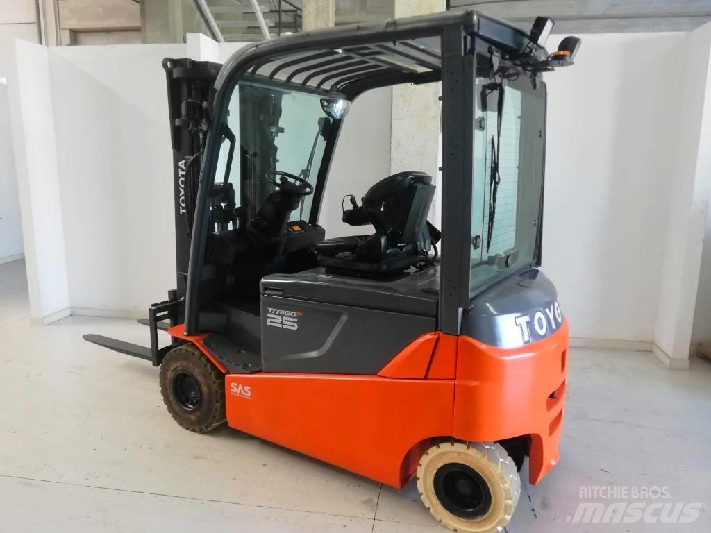Toyota 8 FB MT 25 Wózki elektryczne