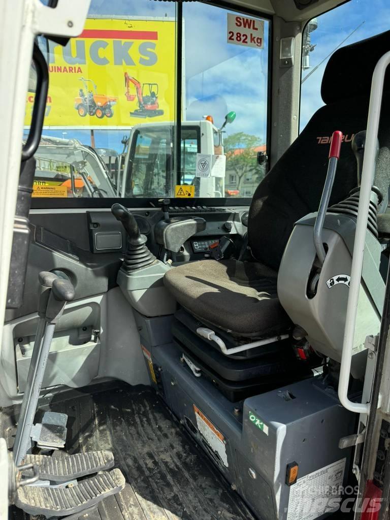 Takeuchi TB 230 Minikoparki