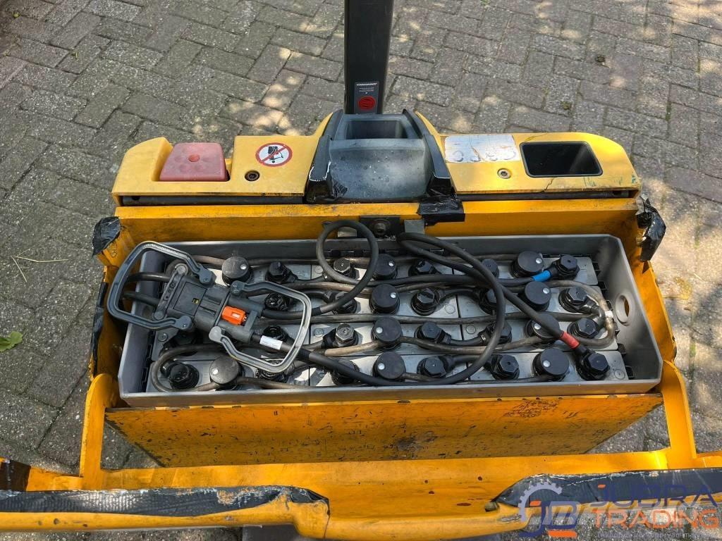 Jungheinrich EJE 118 Wózki widłowe unoszące z dyszlem