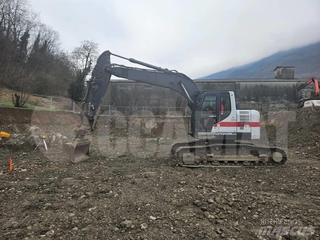 Doosan DX 235 LCR Koparki gąsienicowe