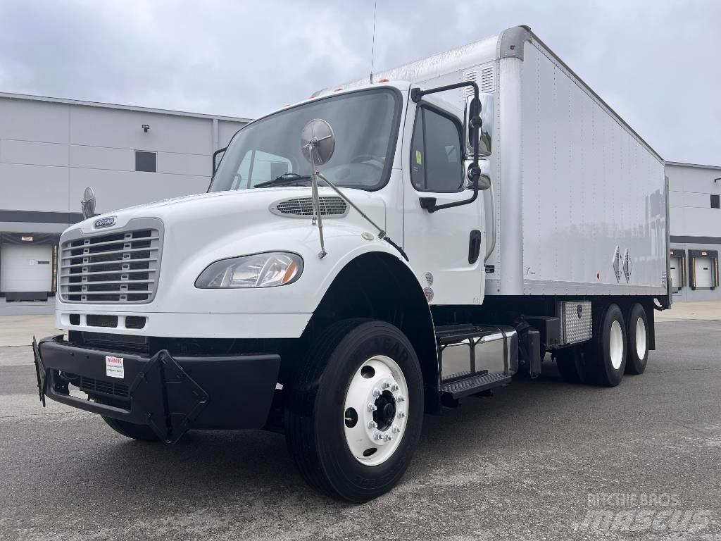 Freightliner M 106 Samochody ciężarowe ze skrzynią zamkniętą
