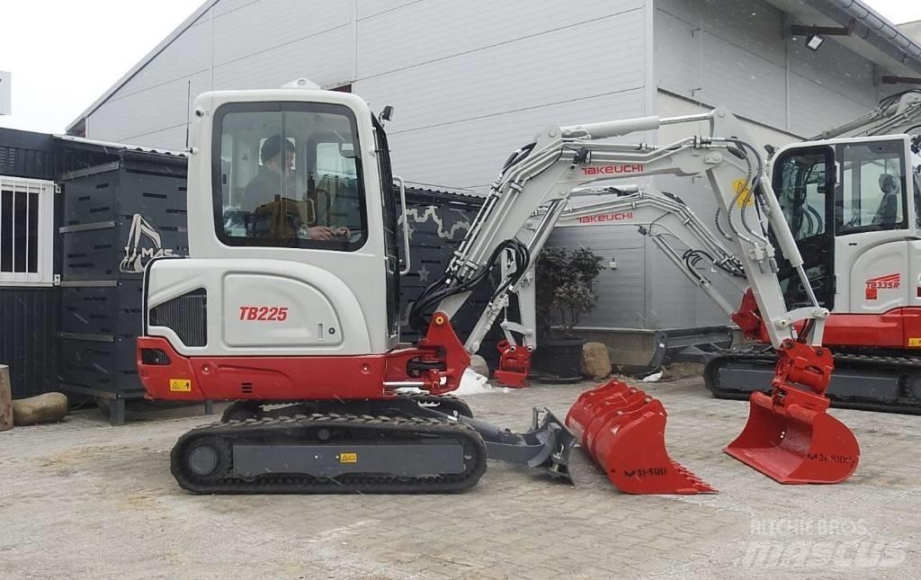 Takeuchi TB225 Minikoparki
