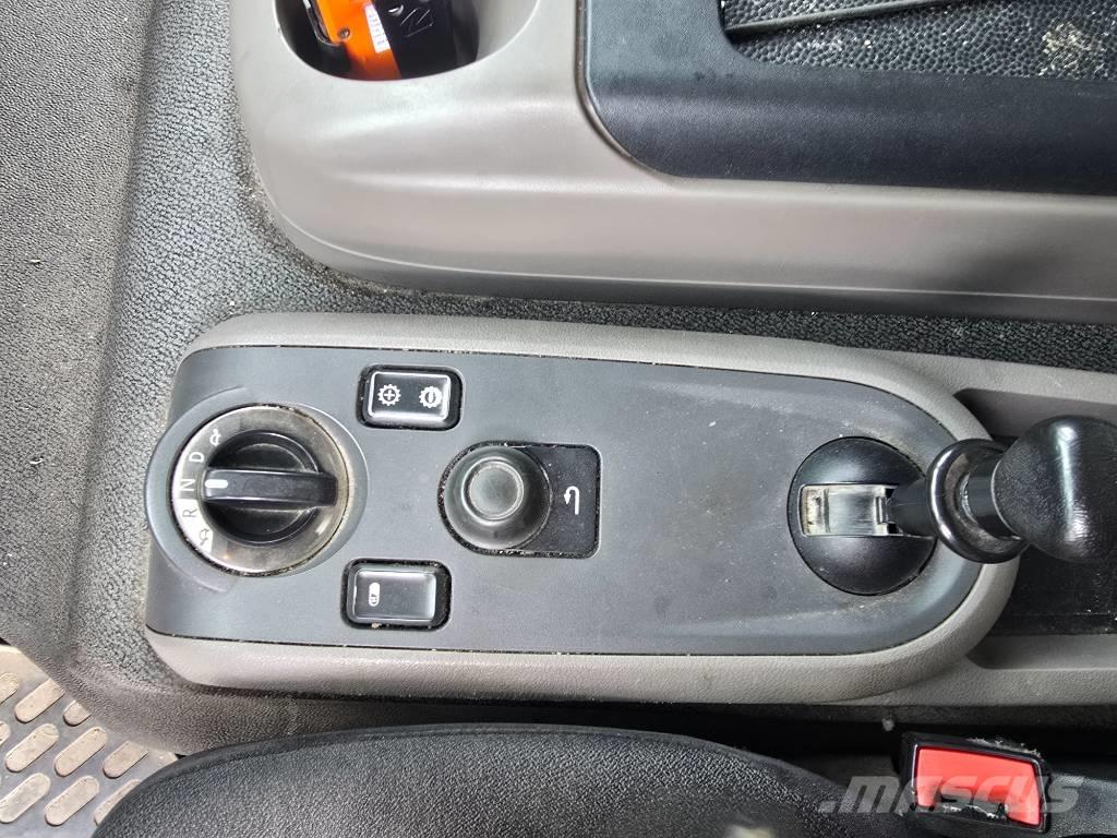 DAF LF210 Samochody ciężarowe ze skrzynią zamkniętą