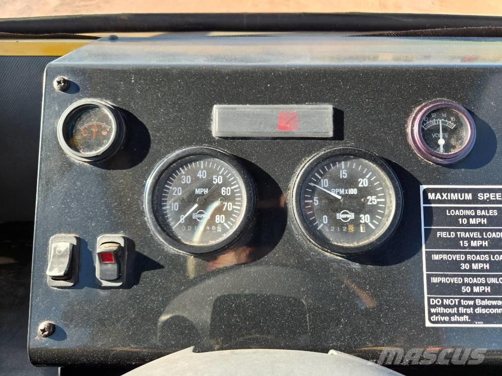 New Holland H 9880 Przyczepy do przewozu słomy w belach