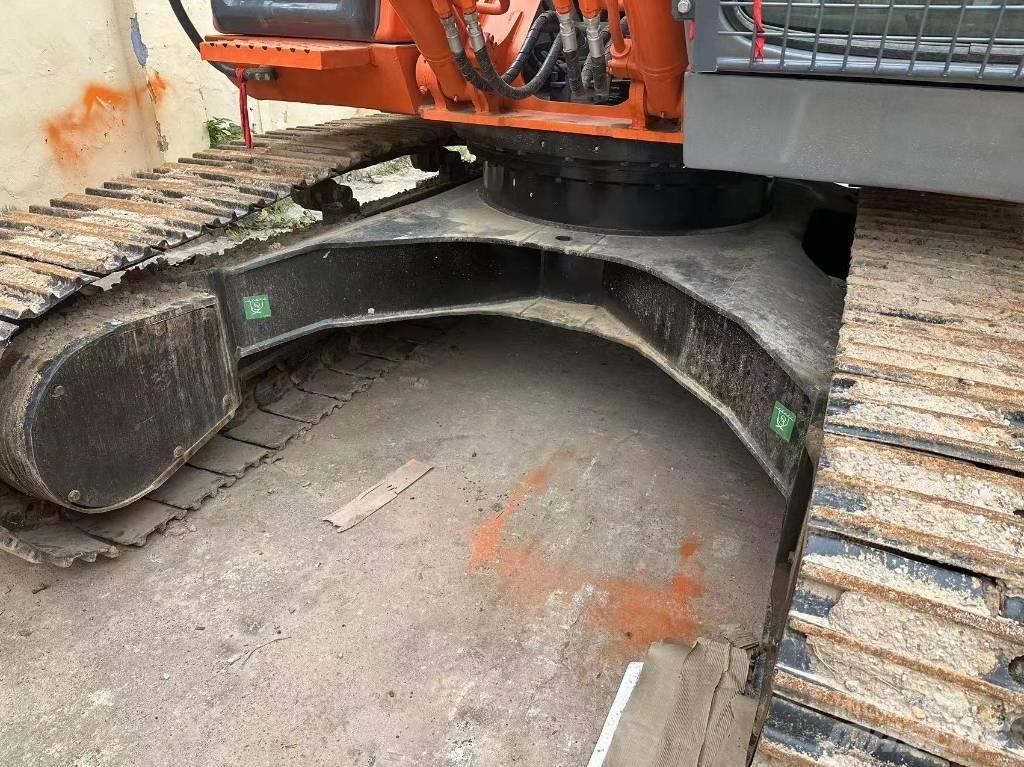Hitachi ZX 210 Koparki gąsienicowe