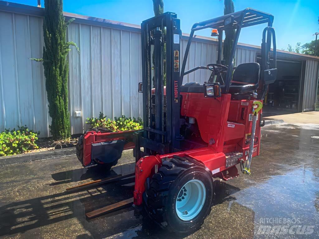 Moffett M55 Wózki widłowe montowane do pojazdów