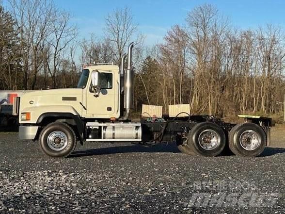 Mack CL733 Ciągniki siodłowe