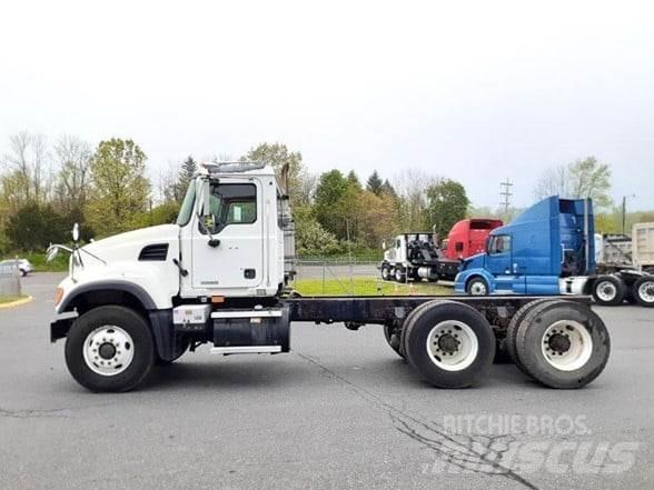 Mack GRANITE CV713 Pojazdy pod zabudowę