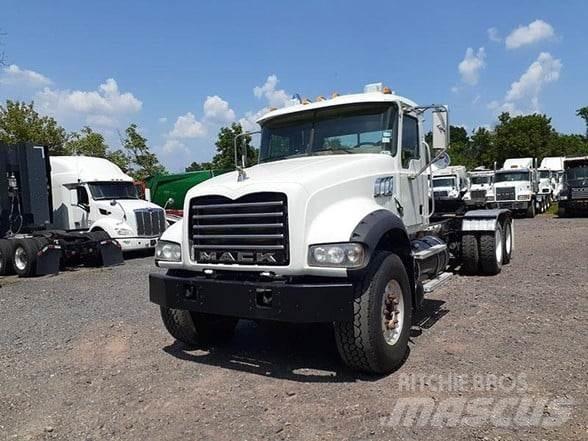 Mack GRANITE GU713 Ciągniki siodłowe
