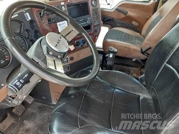 Mack GRANITE GU713 Ciągniki siodłowe
