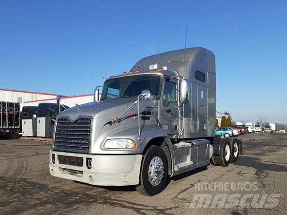 Mack PINNACLE CXU613 Ciągniki siodłowe