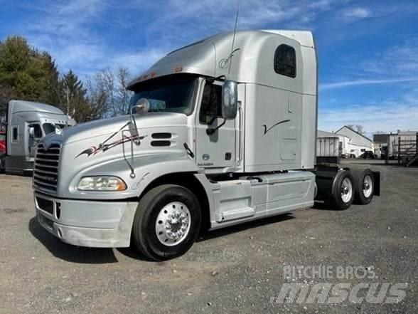 Mack PINNACLE CXU613 Ciągniki siodłowe