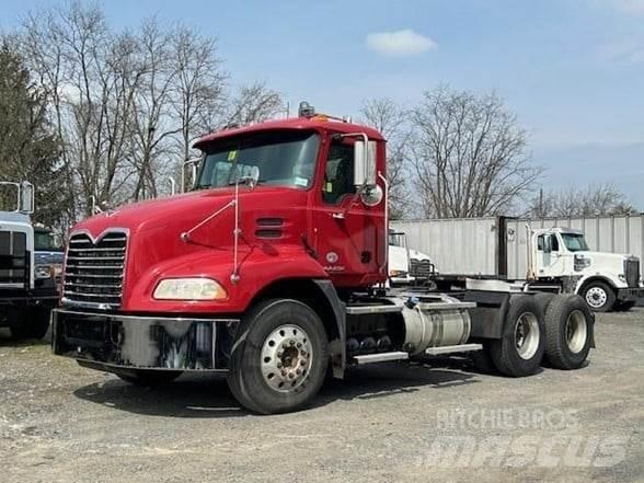 Mack PINNACLE CXU613 Ciągniki siodłowe