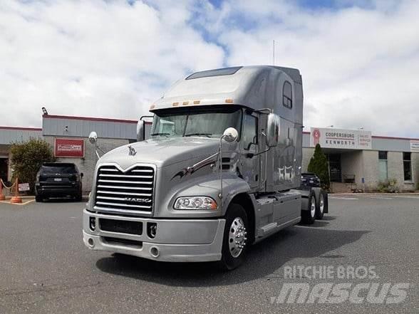 Mack PINNACLE CXU613 Ciągniki siodłowe