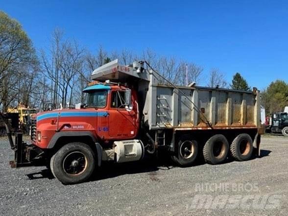 Mack RD688S Wywrotki