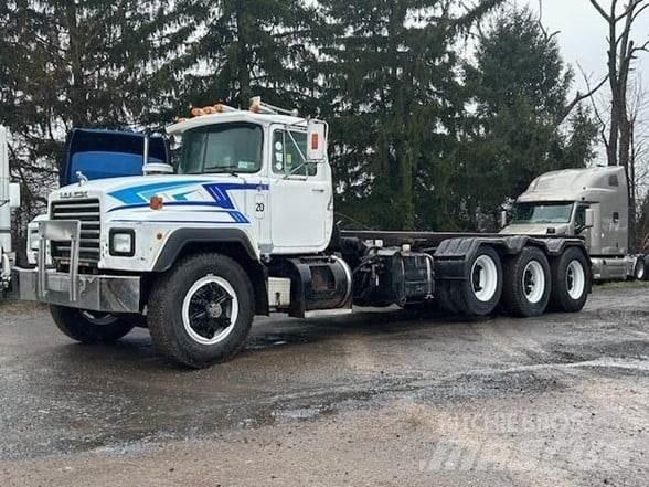 Mack RD690 Śmieciarki