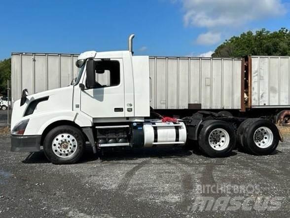 Volvo VNL64T300 Ciągniki siodłowe