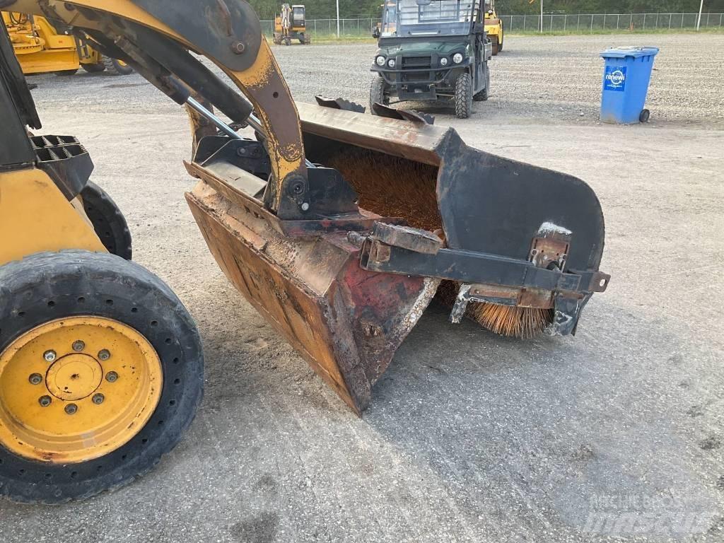 CAT 246 Ładowarki burtowe