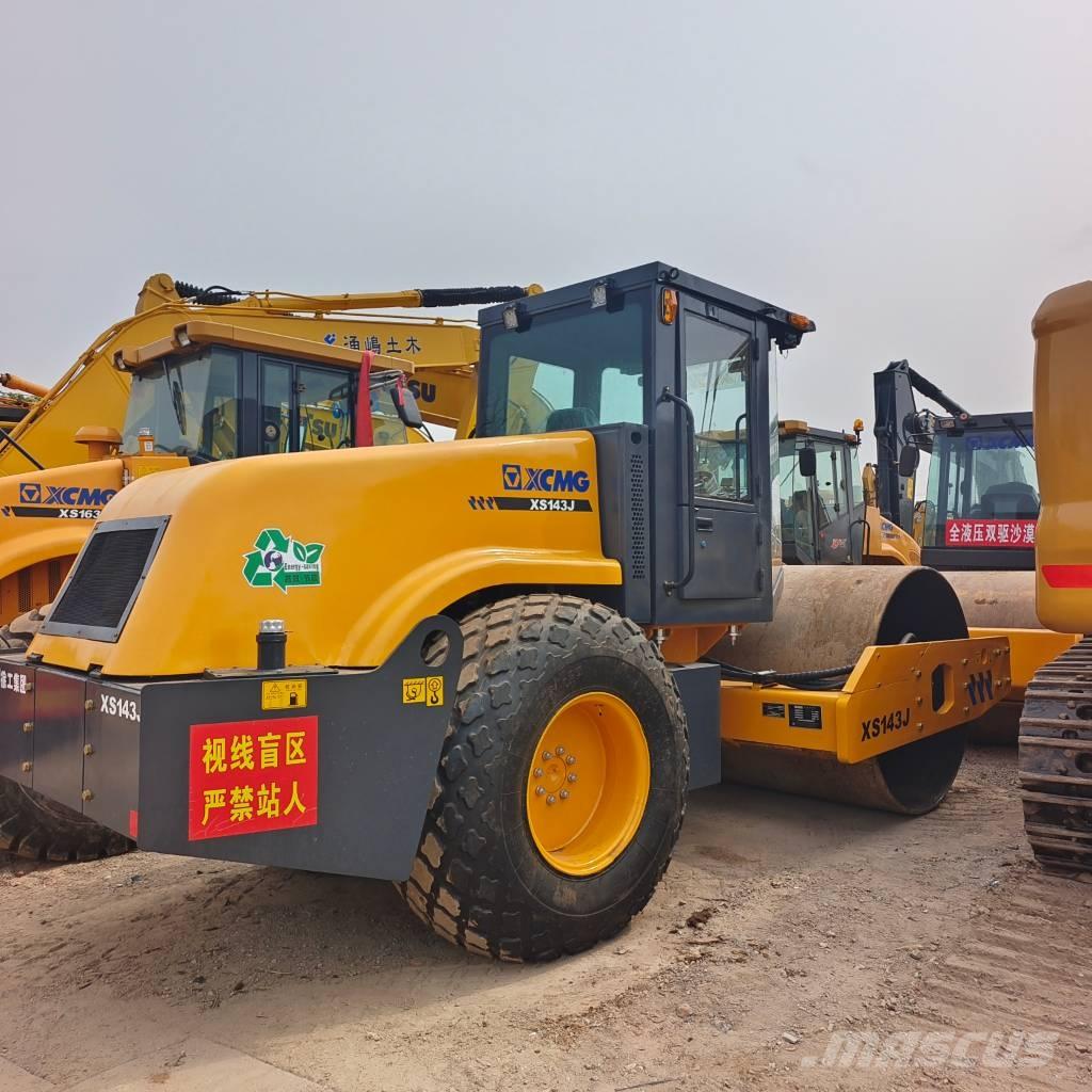 XCMG XS 143 J Walce jednobębnowe