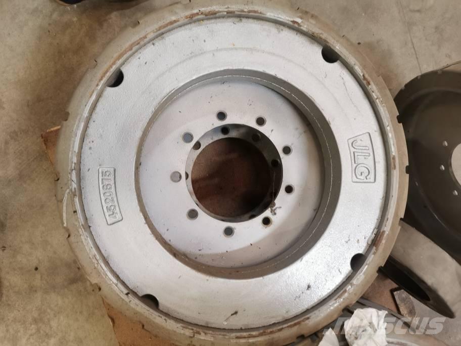 JLG E 300 AJP Opony, koła i felgi