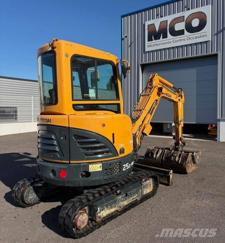 Hyundai R25Z-9 AK Minikoparki