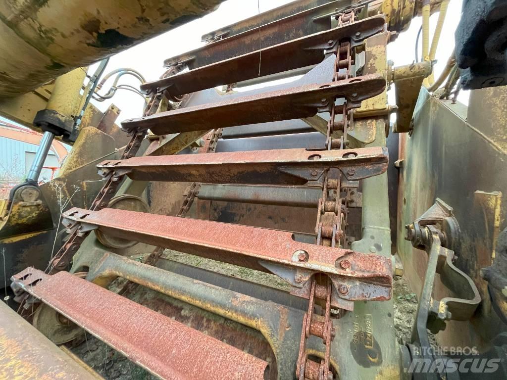 CAT 615 C Skrobaki