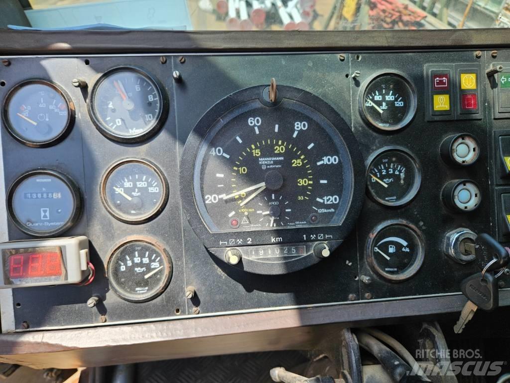 Grove KMK5160 Żurawie gąsienicowe