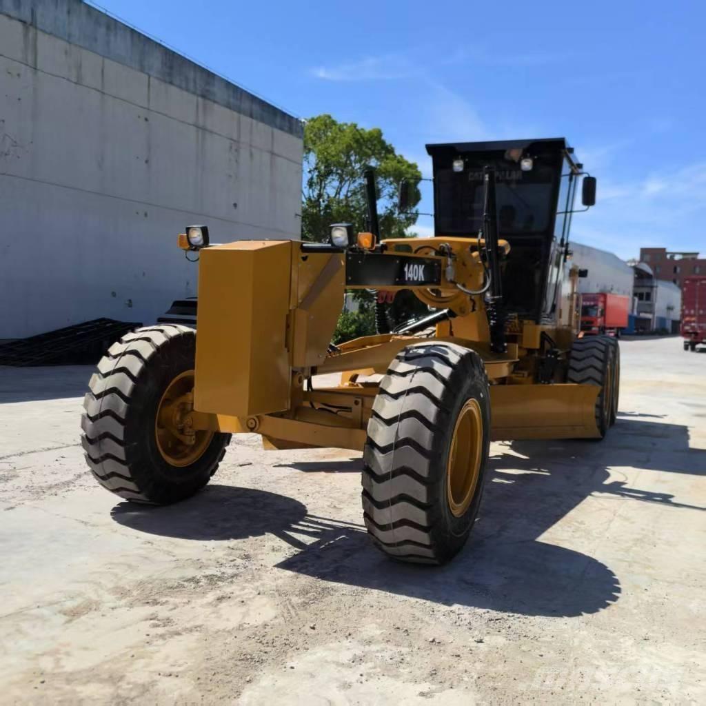 CAT 140K Równiarki