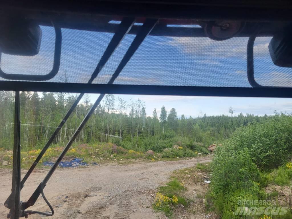 Komatsu 835 Forwardery