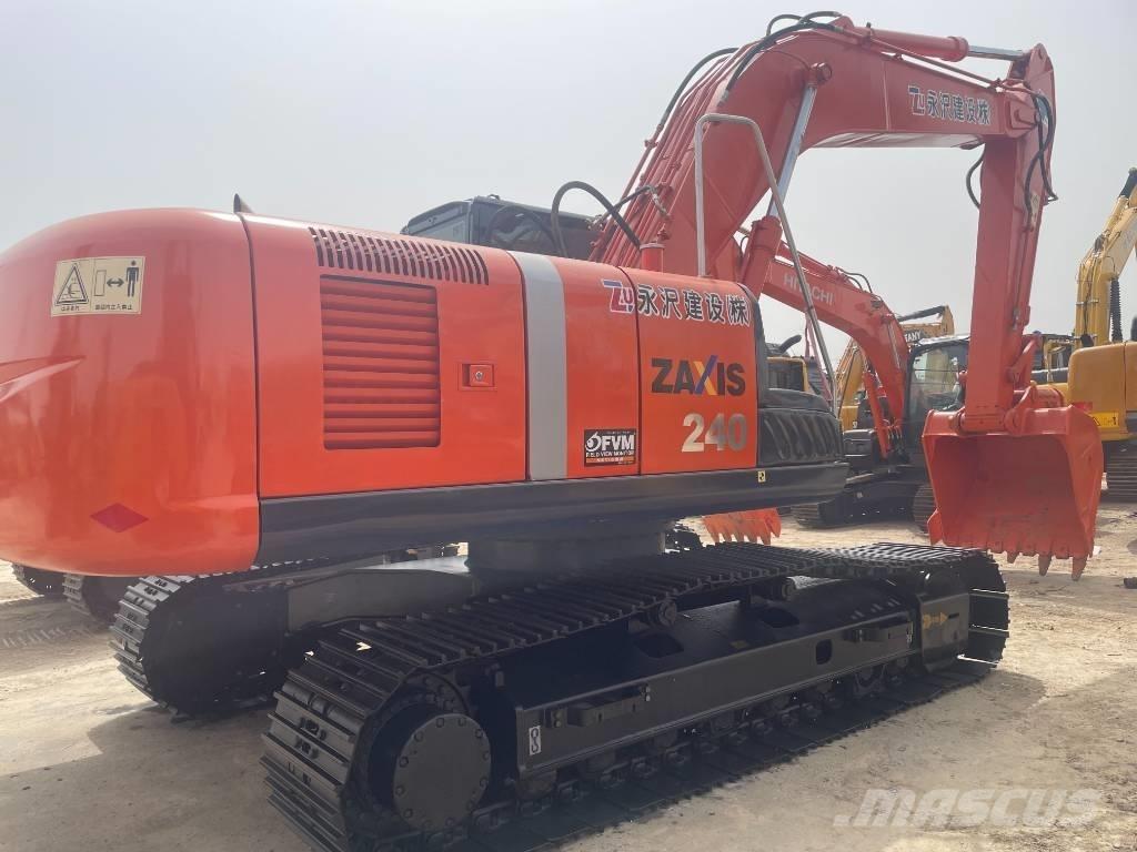 Hitachi ZX 240 Koparki gąsienicowe